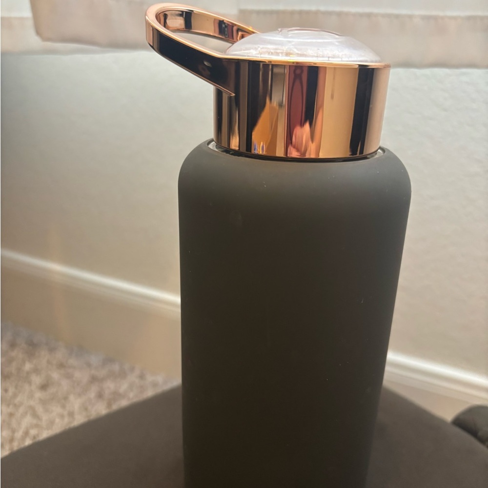 Apana Grey and Rose Gold Rhinestone Water Bottle